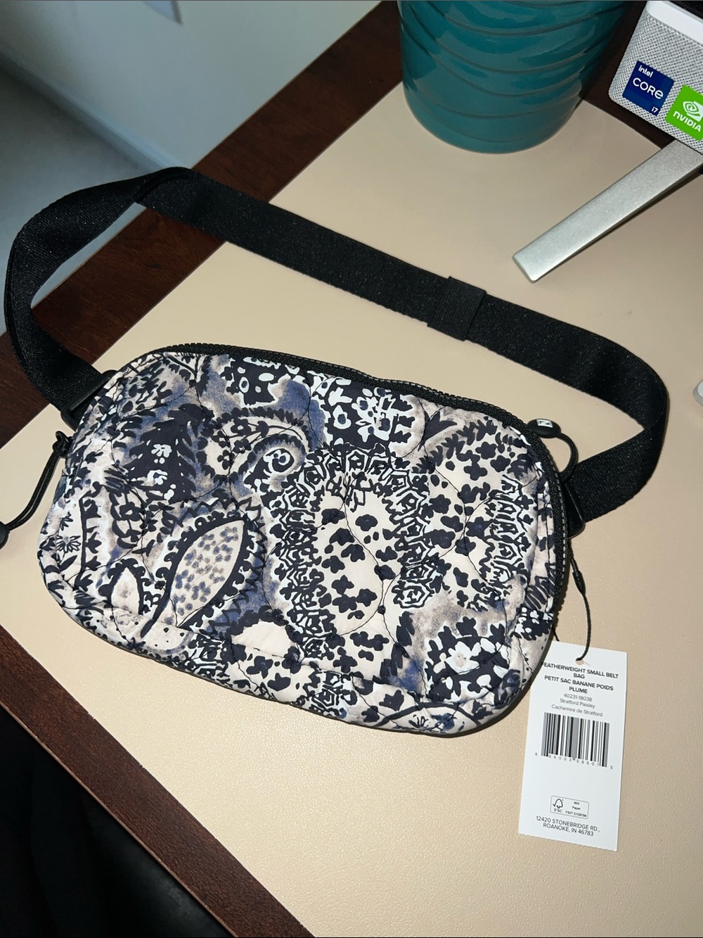 Vera Bradley Featherweight Small Belt Bag – Stratford Paisley – NWT